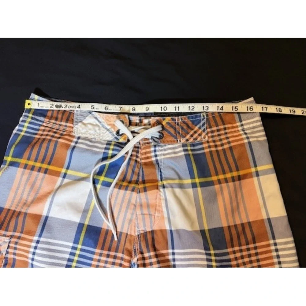 Old Navy Mens plaid board shorts size medium